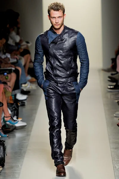 Look 5